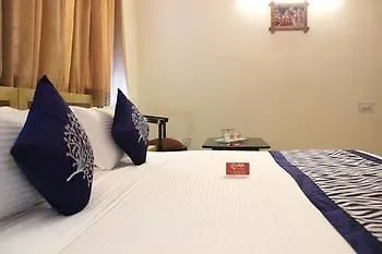 Oyo Rooms Near Huda City Centre Gurgaon 3*,