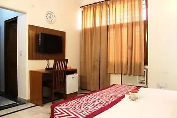Hotel Oyo Rooms Near Huda City Centre Gurgaon