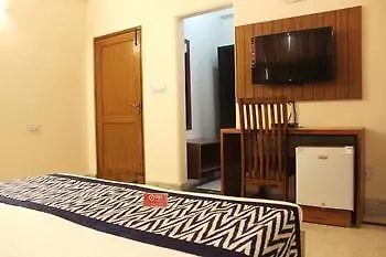 Hotel Oyo Rooms Near Huda City Centre Gurgaon